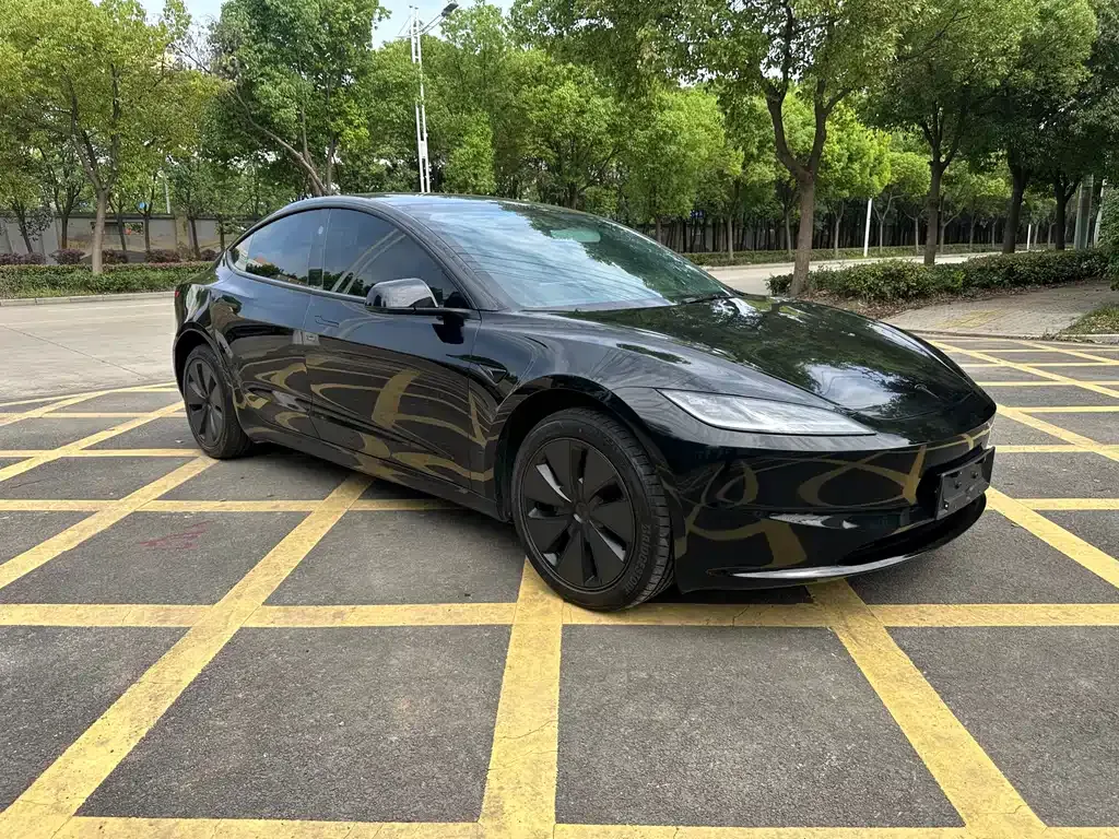 Tesla Model 3 — фото 5