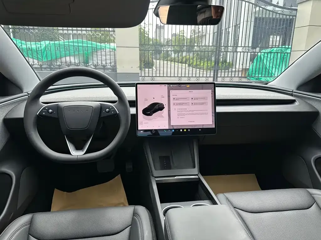 Tesla Model 3 — фото 3