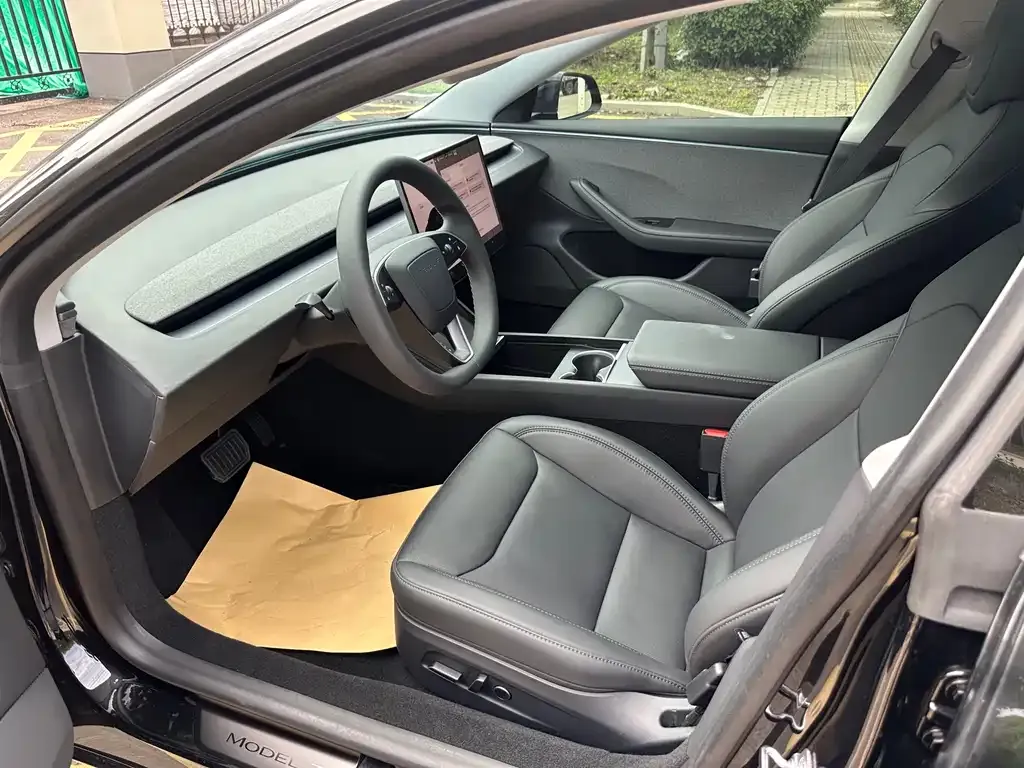 Tesla Model 3 — фото 2