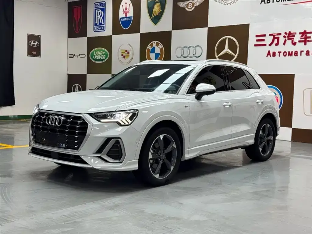 Audi Q3 — фото 1