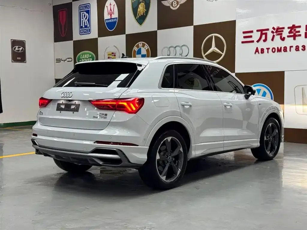 Audi Q3 — фото 10