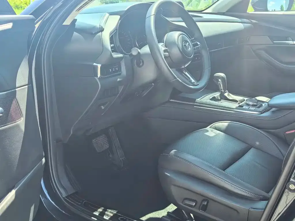 Mazda CX-30 2022 из CN, фото 4