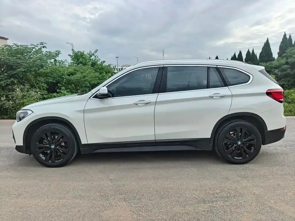 BMW X1 2021 из CN, фото 3