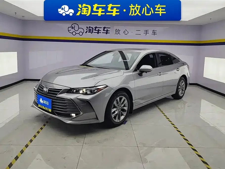 Toyota Avalon — фото 1