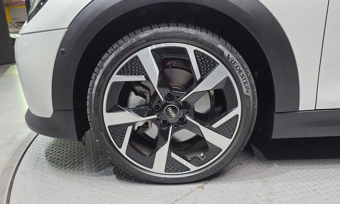 Mini Cooper Convertible 2026 из KR, фото 4