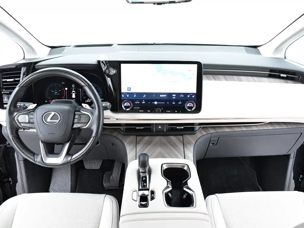 Lexus LM — фото 10