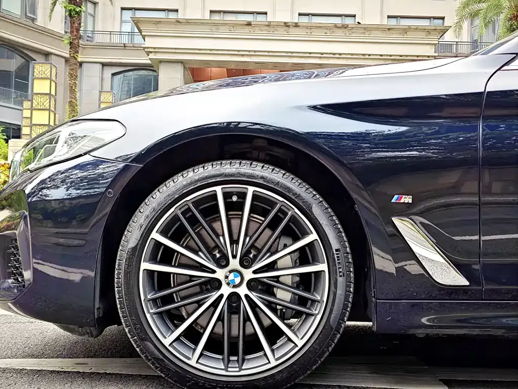 BMW 5 Series — фото 3