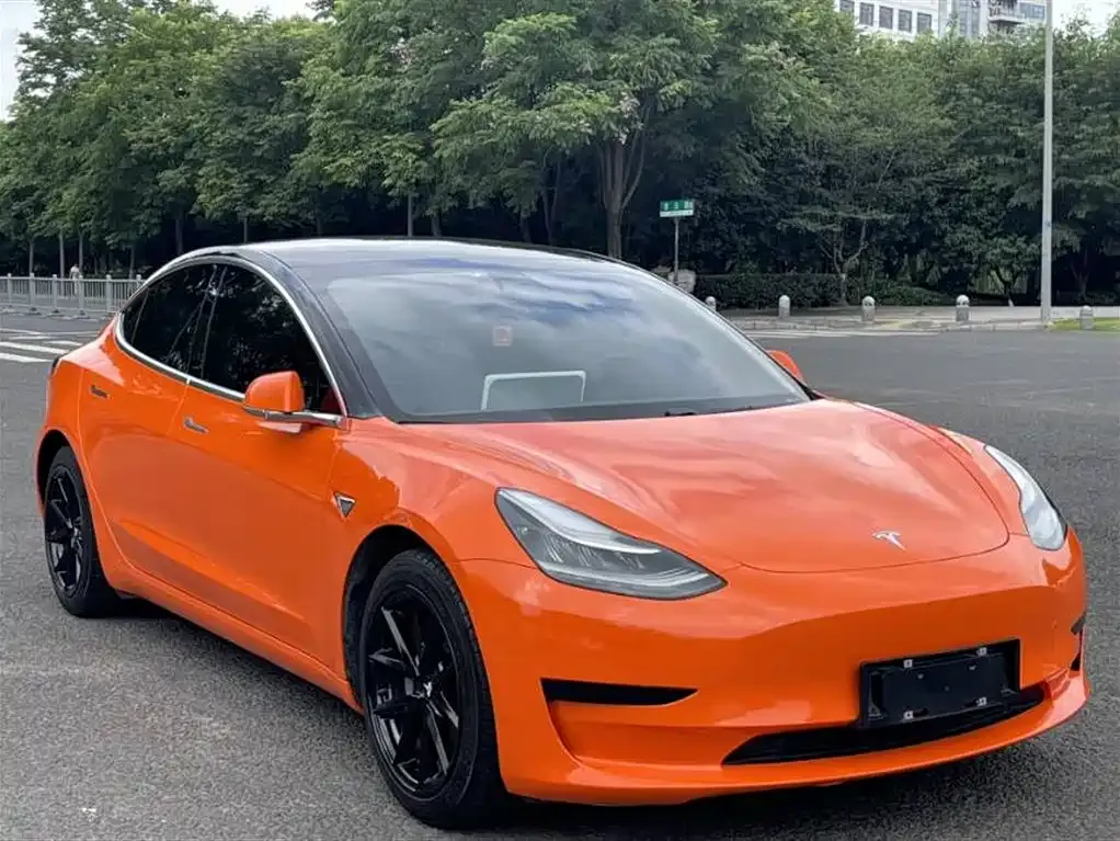 Tesla Model 3 — фото 3