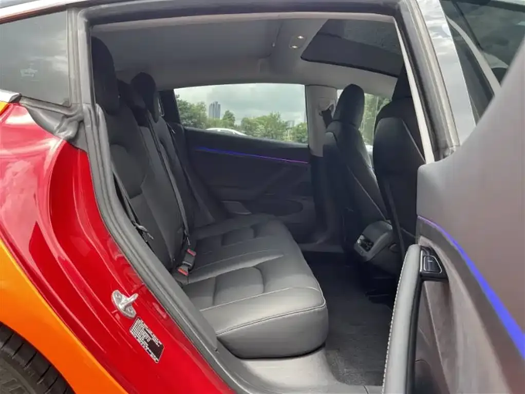 Tesla Model 3 — фото 4