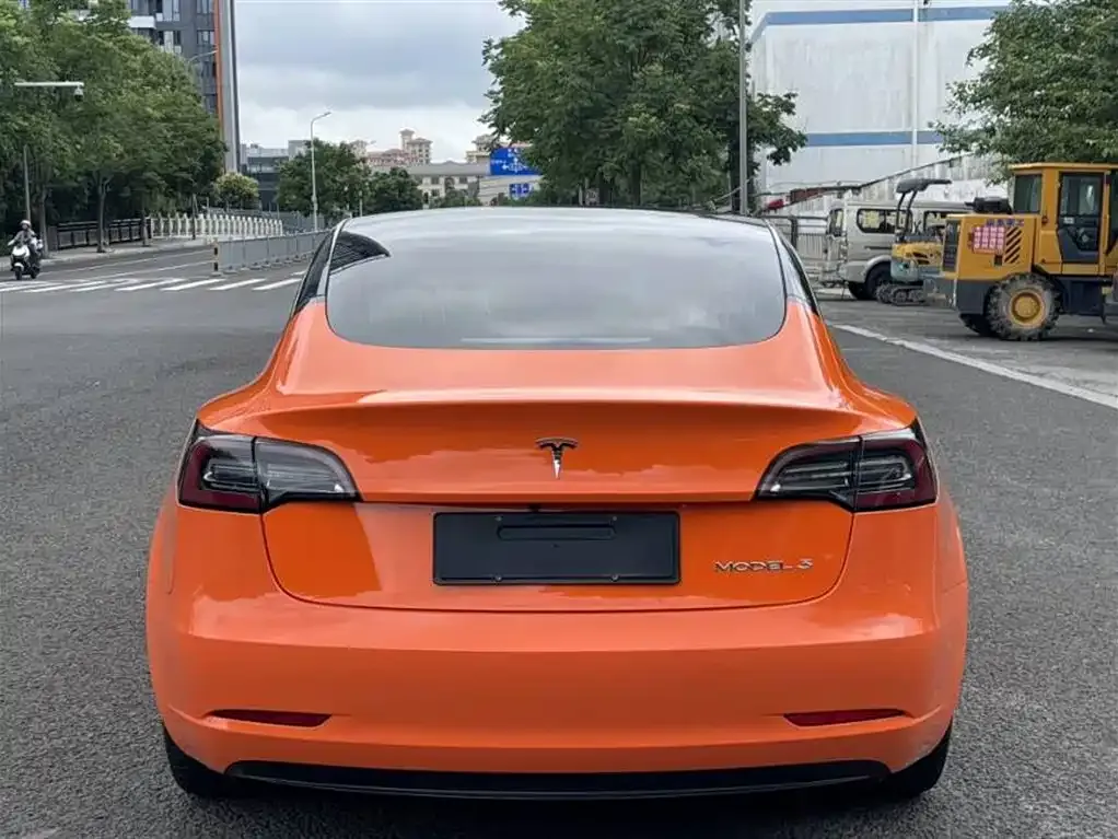 Tesla Model 3 — фото 5