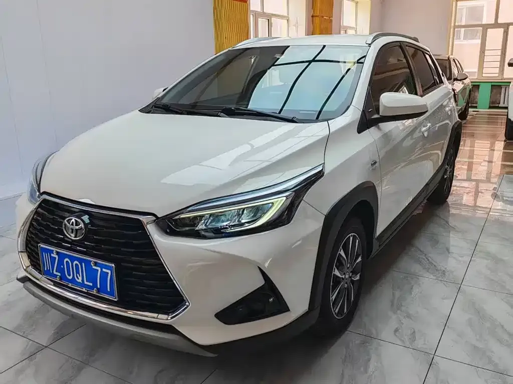 Toyota Yaris L — фото 3