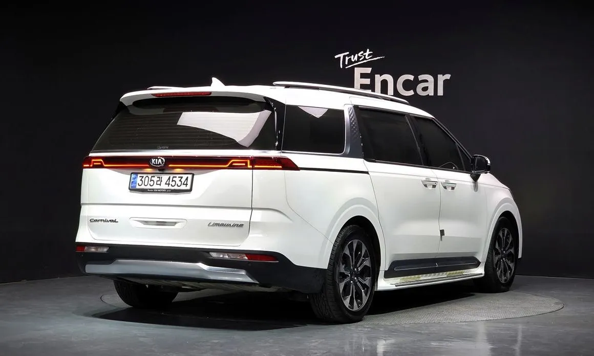 Kia Carnival — фото 6