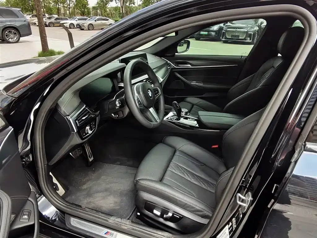 BMW 5 Series (Import) 2022 из CN, фото 4