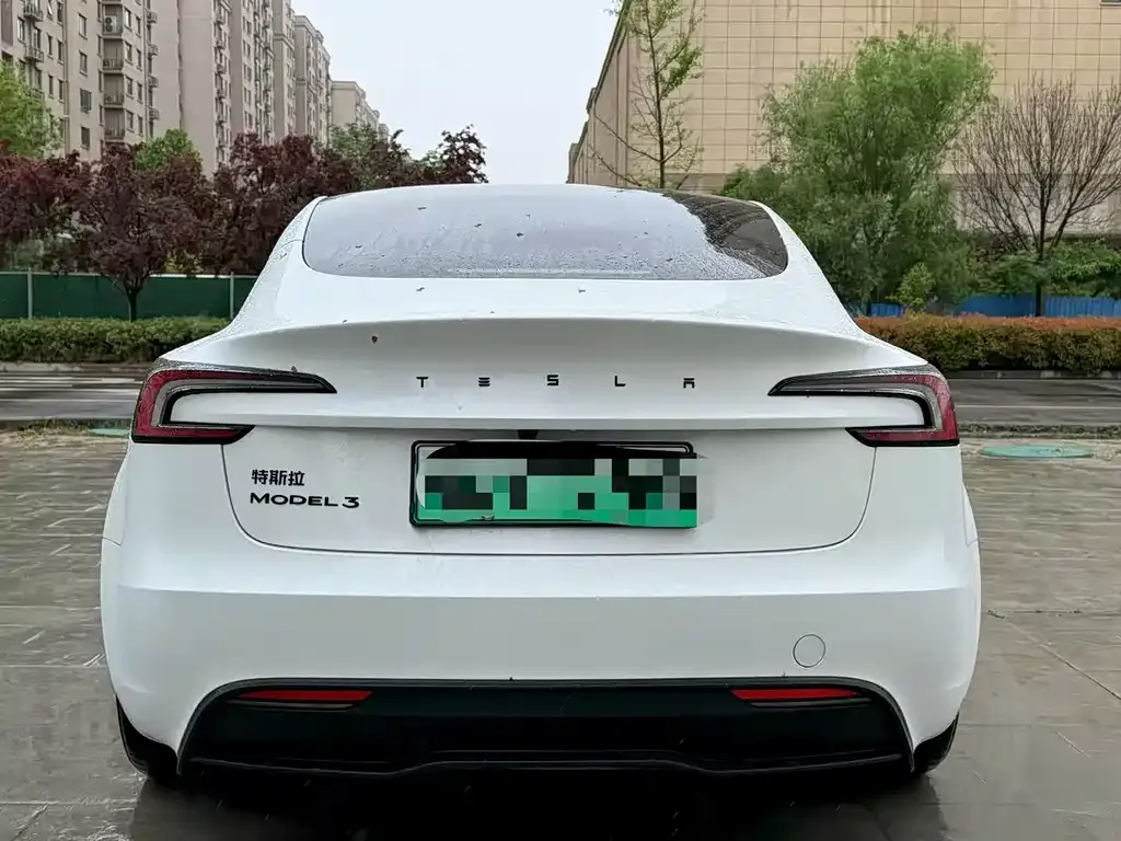 Tesla Model 3 — фото 5