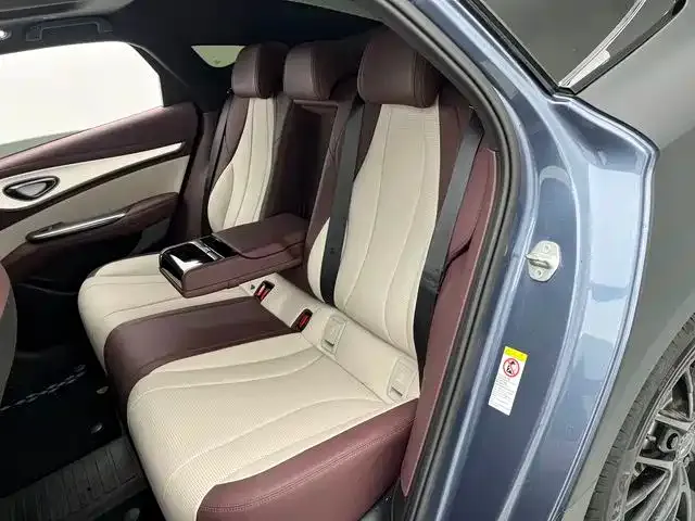 BYD Seal 07 DM-i 2025 из CN, фото 2