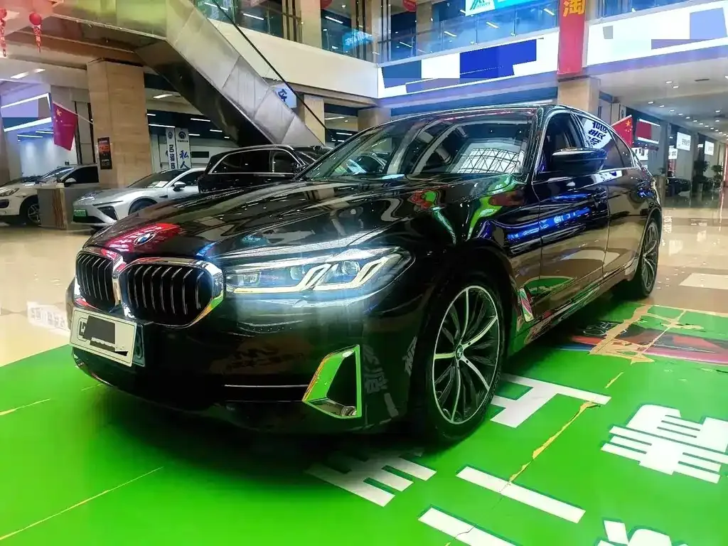 BMW 5 Series — фото 1