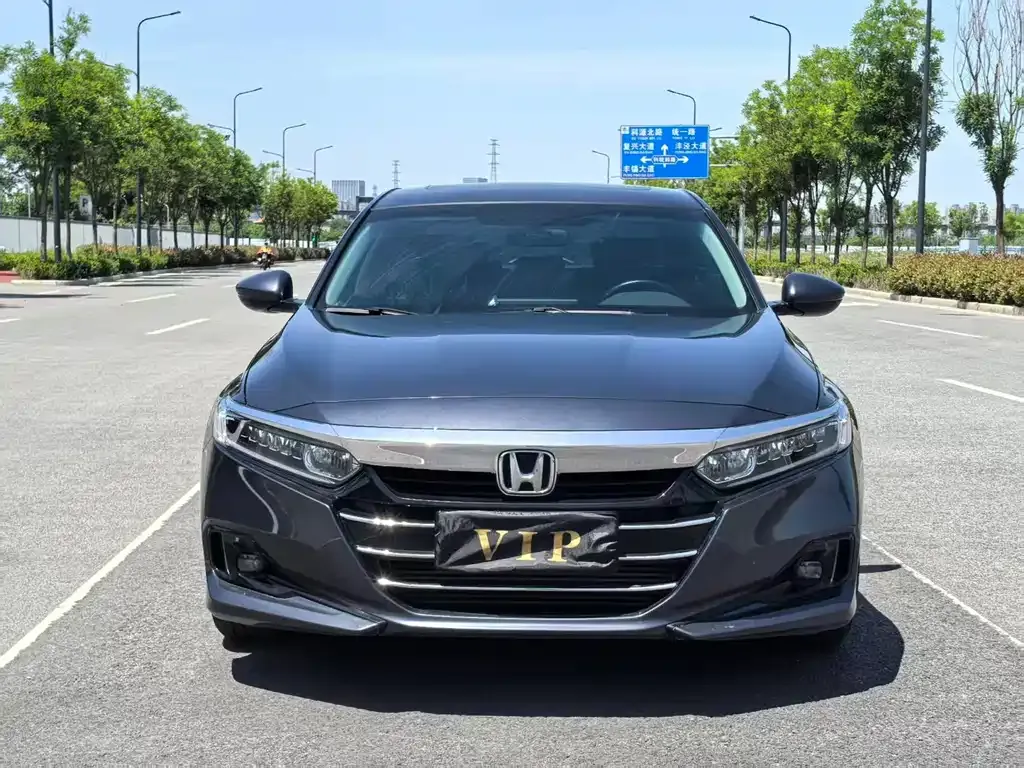 Honda Accord — фото 1