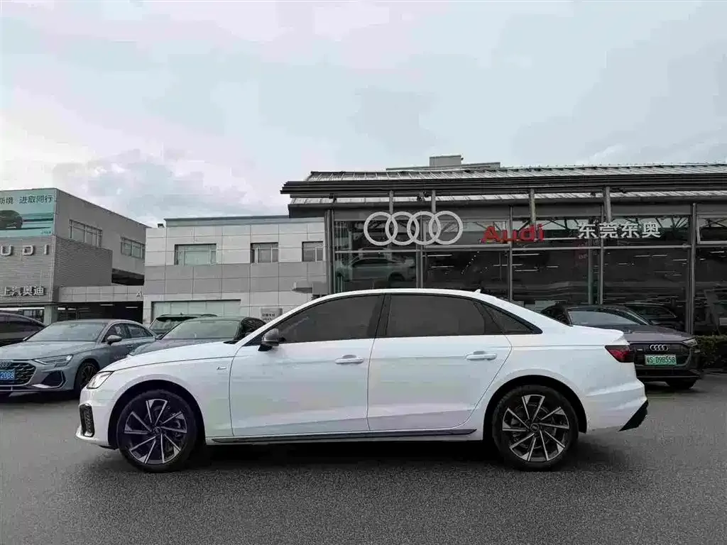 Audi A4L — фото 2