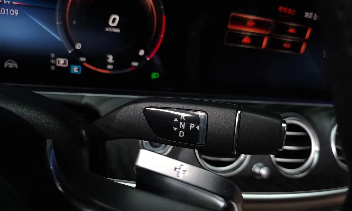 Mercedes-Benz E-Class 2023 из KR, фото 5