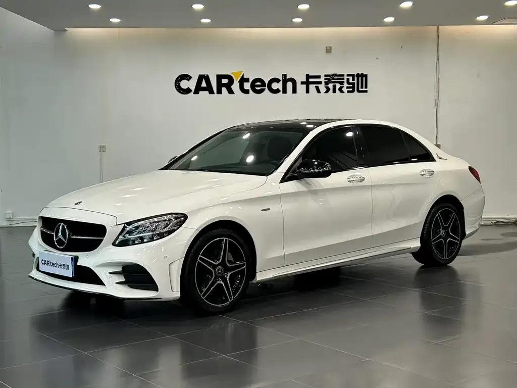 Mercedes-Benz C-Class — фото 1