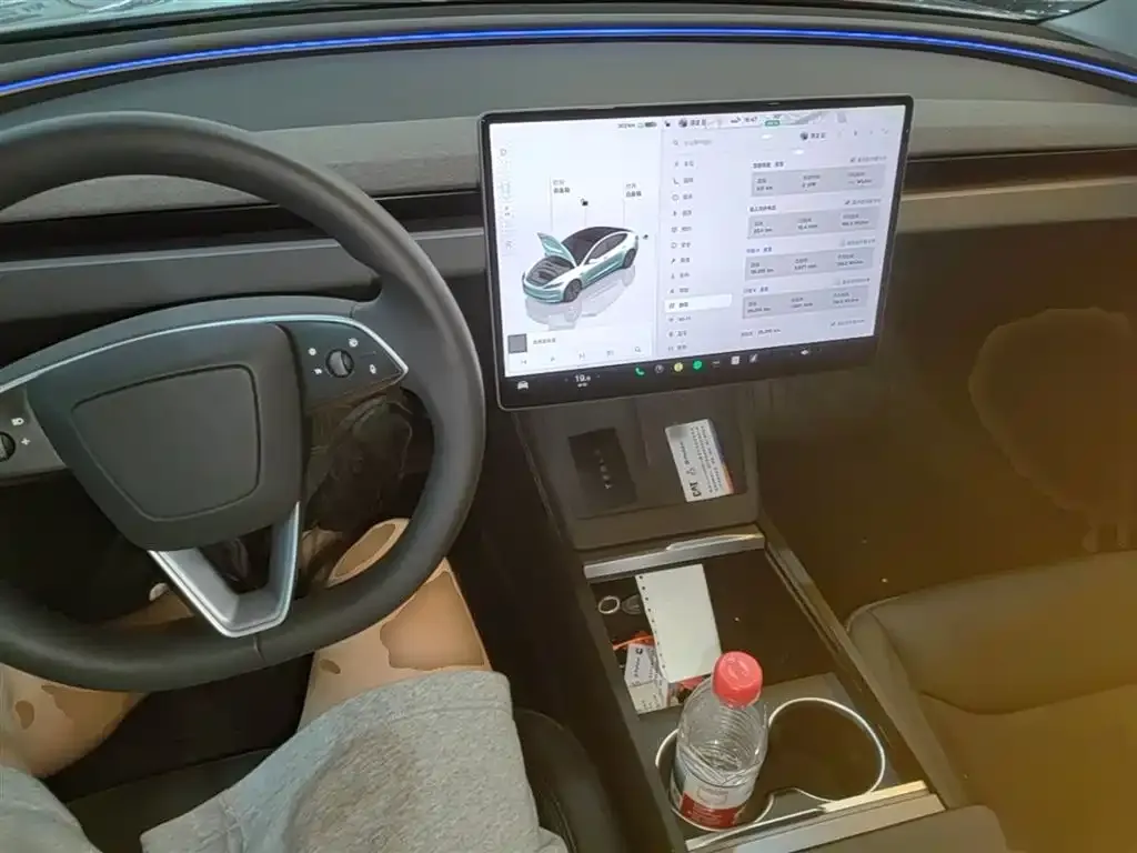 Tesla Model 3 — фото 2