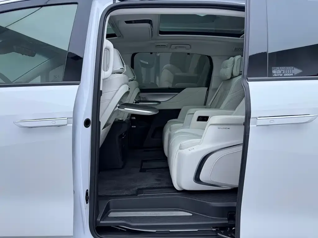 Buick GL8 Hybrid — фото 9