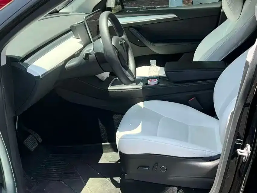 Tesla Model Y — фото 2