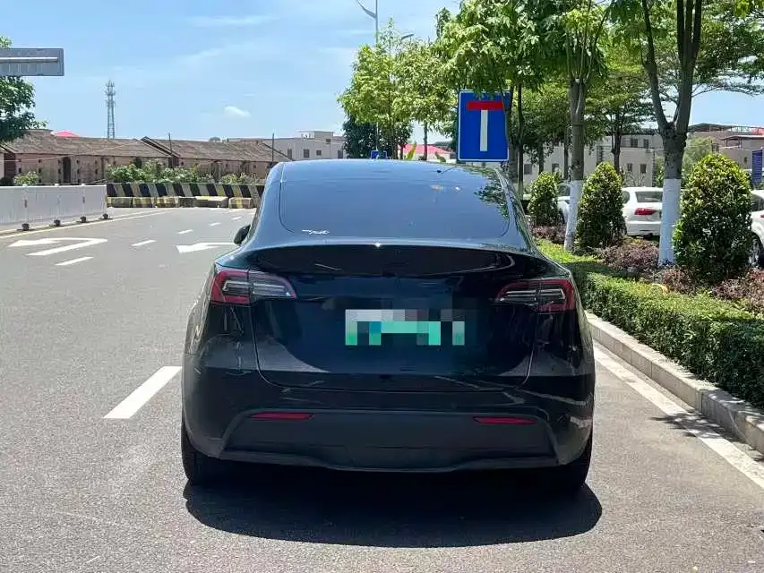 Tesla Model Y — фото 7
