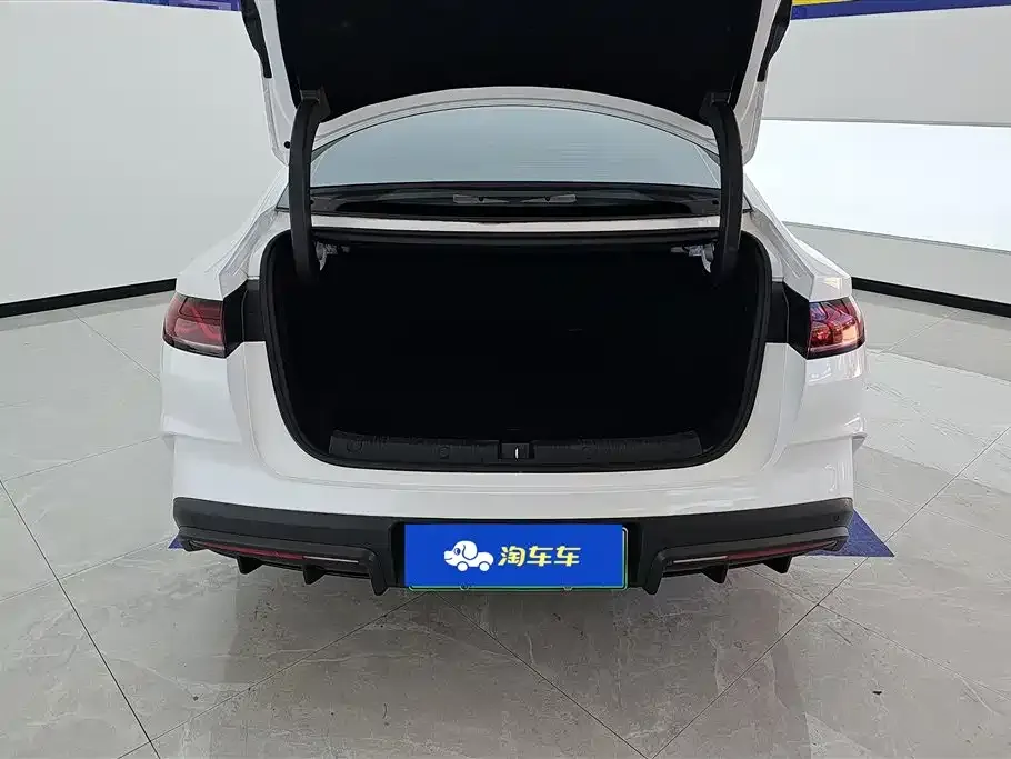 BYD Qin L — фото 9