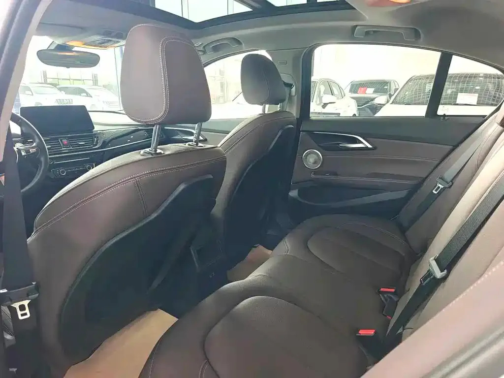 BMW 1 Series 2023 из CN, фото 4