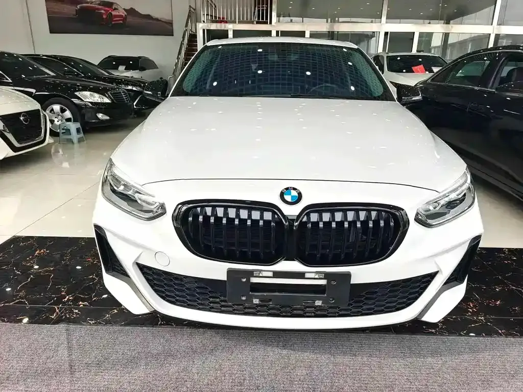 BMW 1 Series 2023 из CN, фото 6
