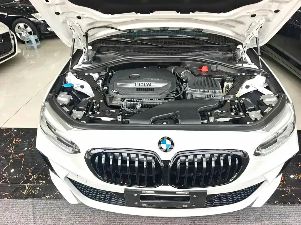 BMW 1 Series 2023 из CN, фото 8
