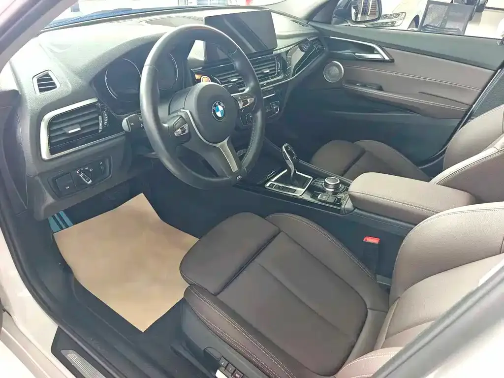 BMW 1 Series 2023 из CN, фото 9