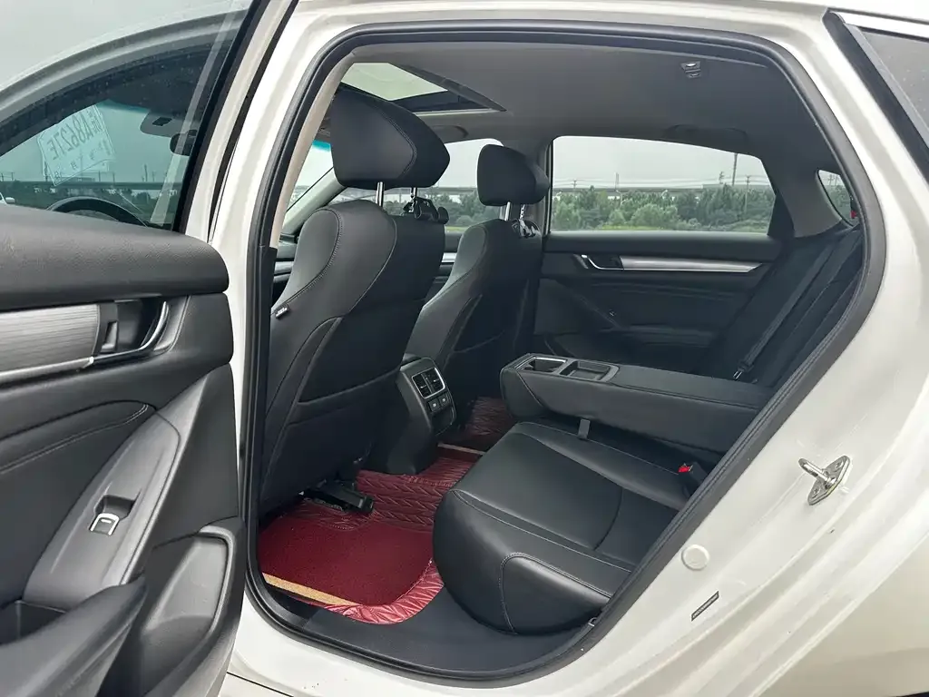 Honda Accord — фото 3