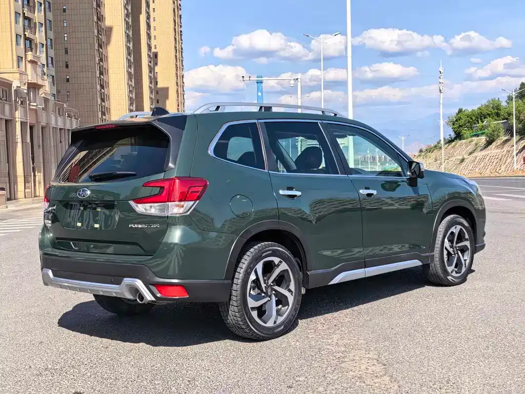 Subaru Forester — фото 7