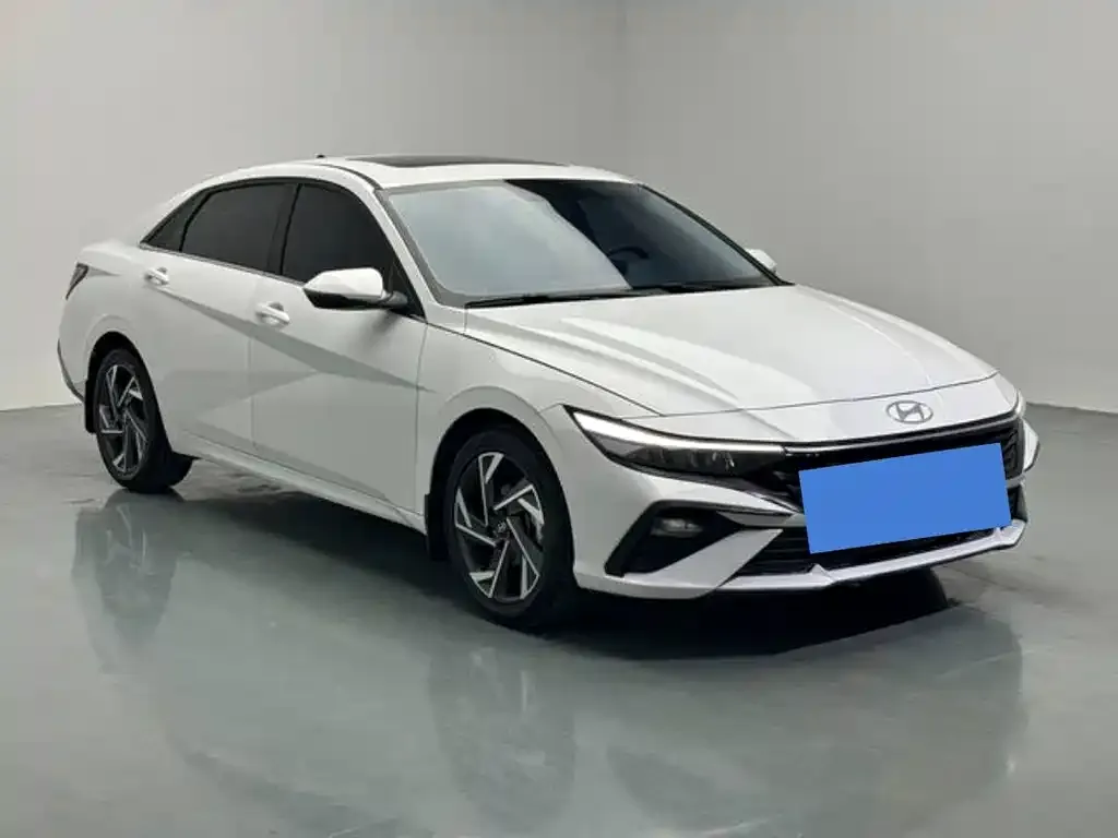 Hyundai Elantra — фото 3