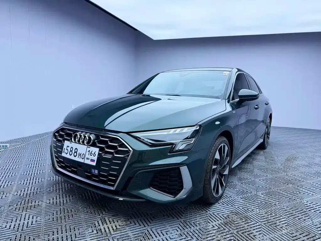 Audi A3 — фото 1