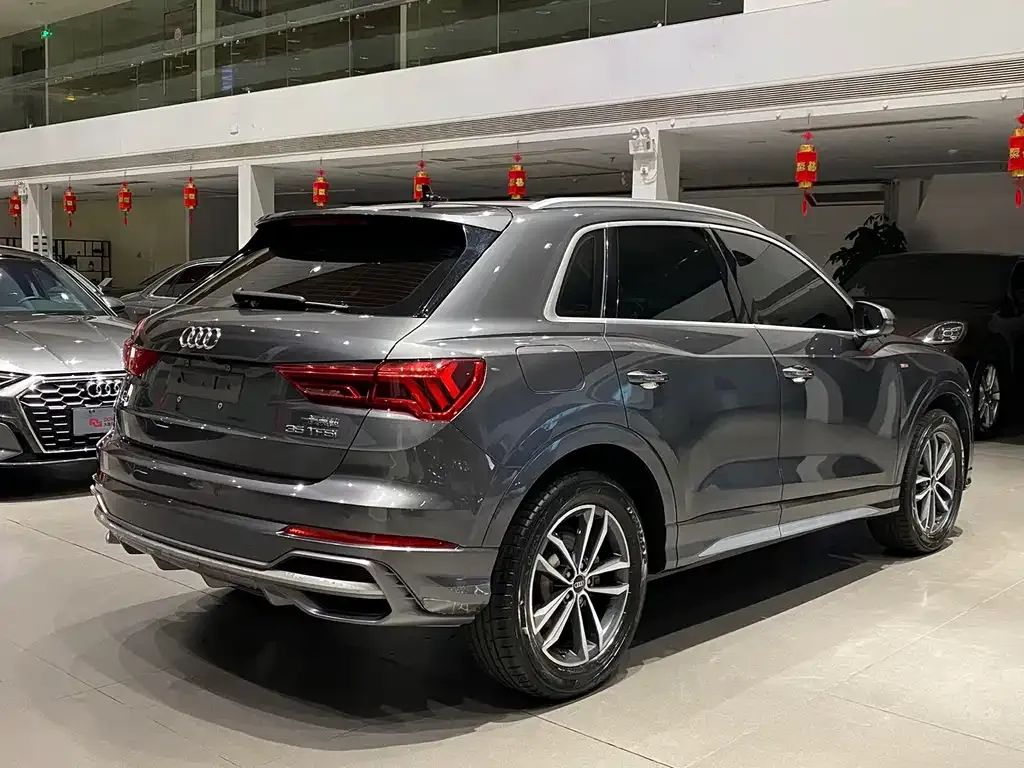 Audi Q3 — фото 10