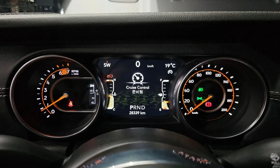 Jeep Wrangler 2021 из KR, фото 5