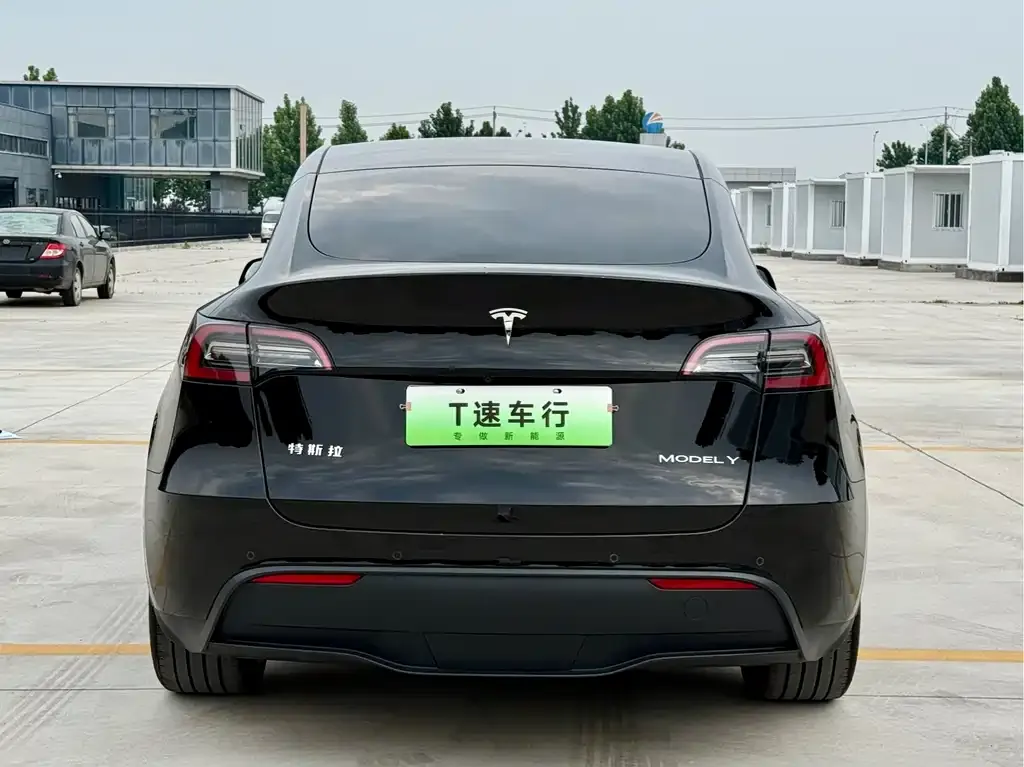 Tesla Model Y — фото 4