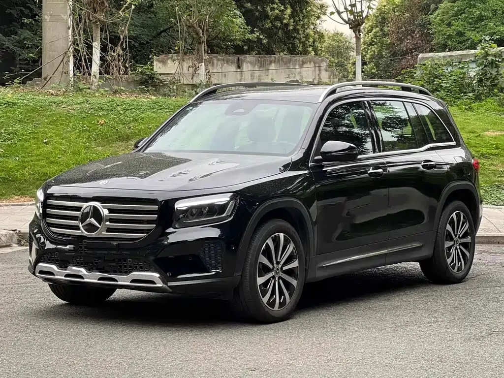 Mercedes-Benz GLB — фото 1