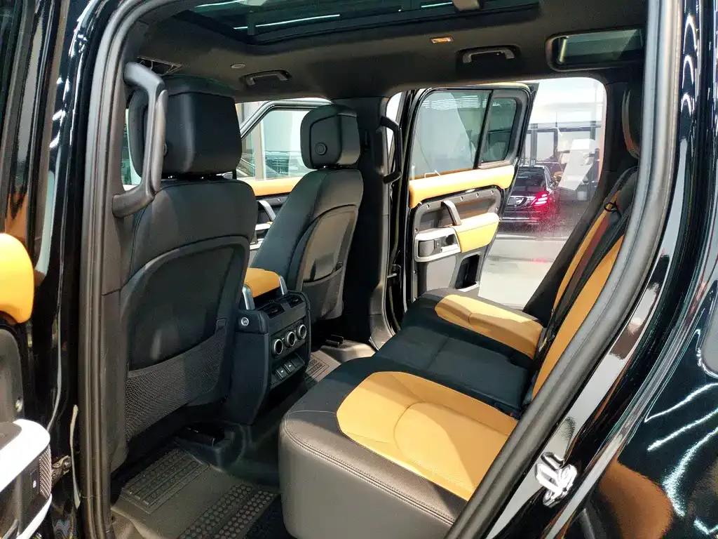 Land Rover Defender — фото 8