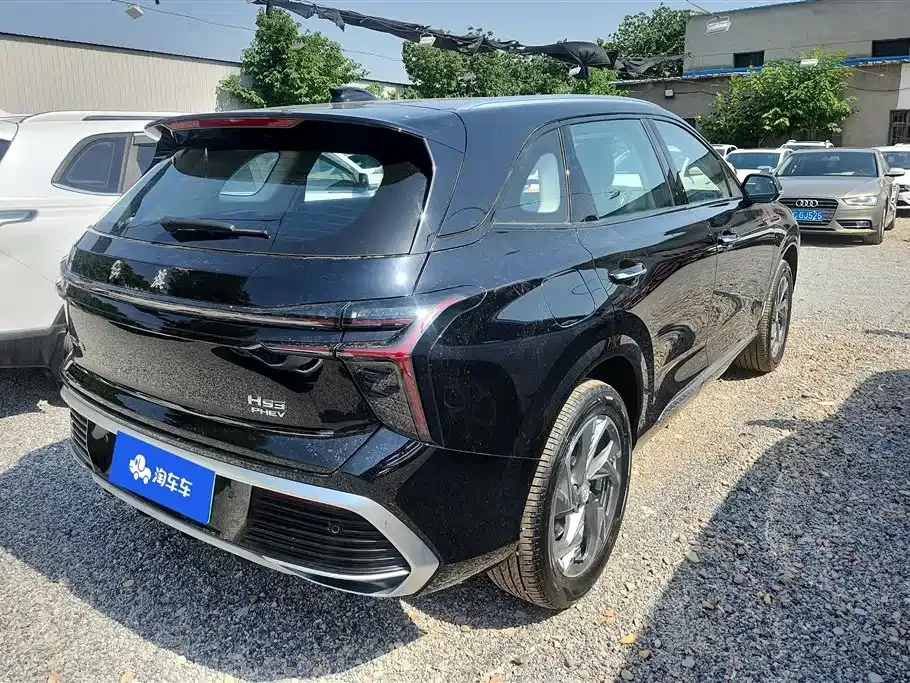 Hongqi HS3 PHEV — фото 10