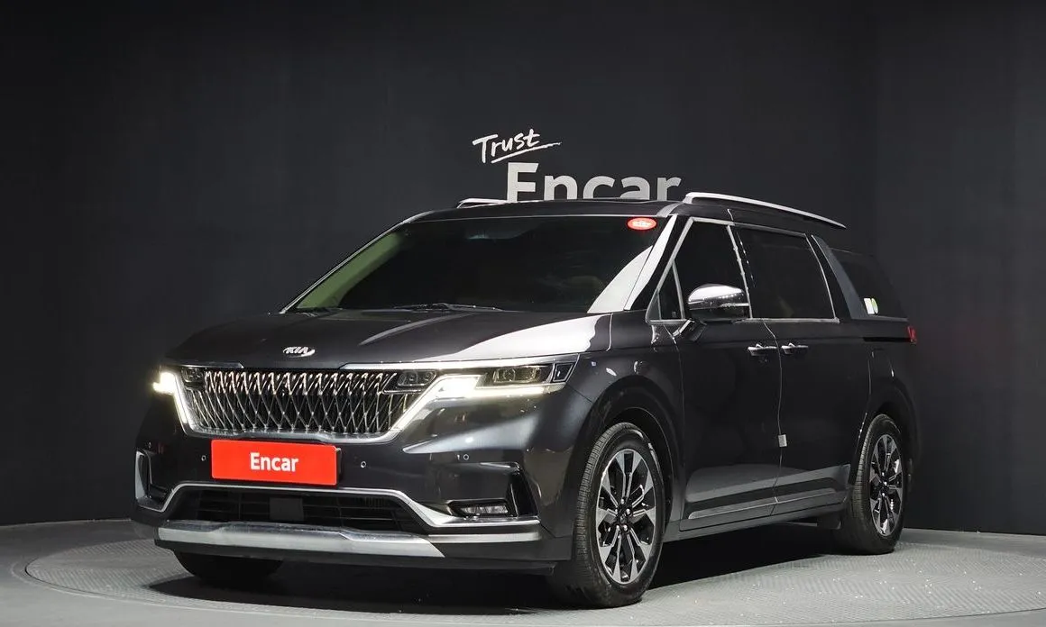 Kia Carnival — фото 1