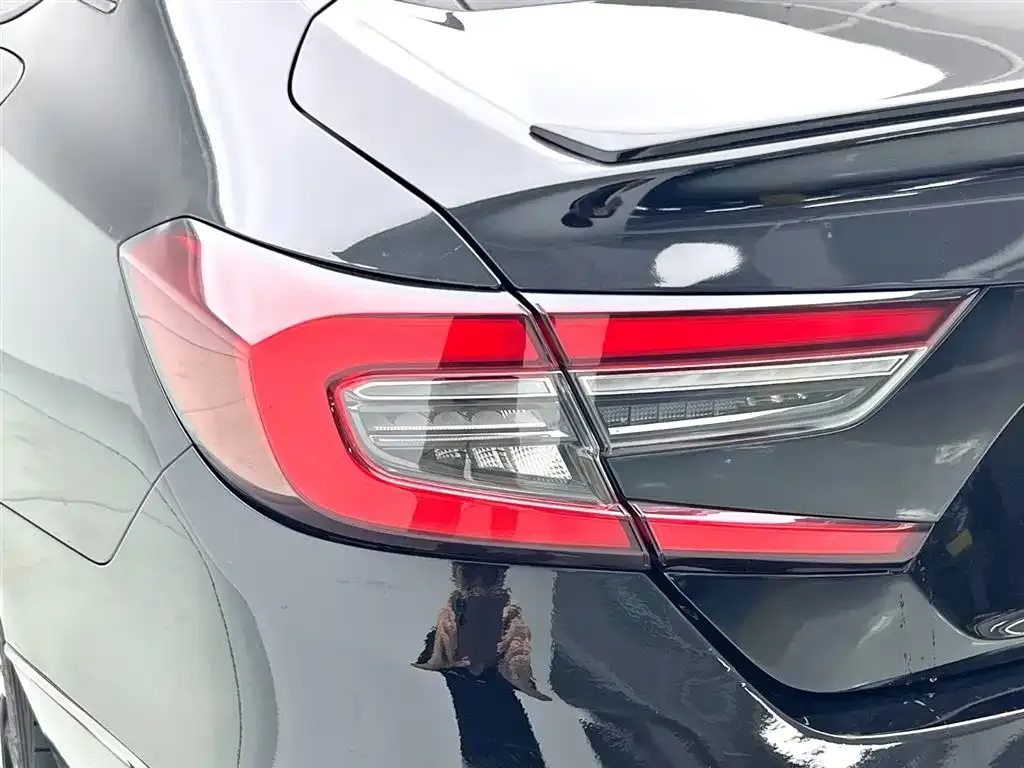 Honda Accord — фото 6