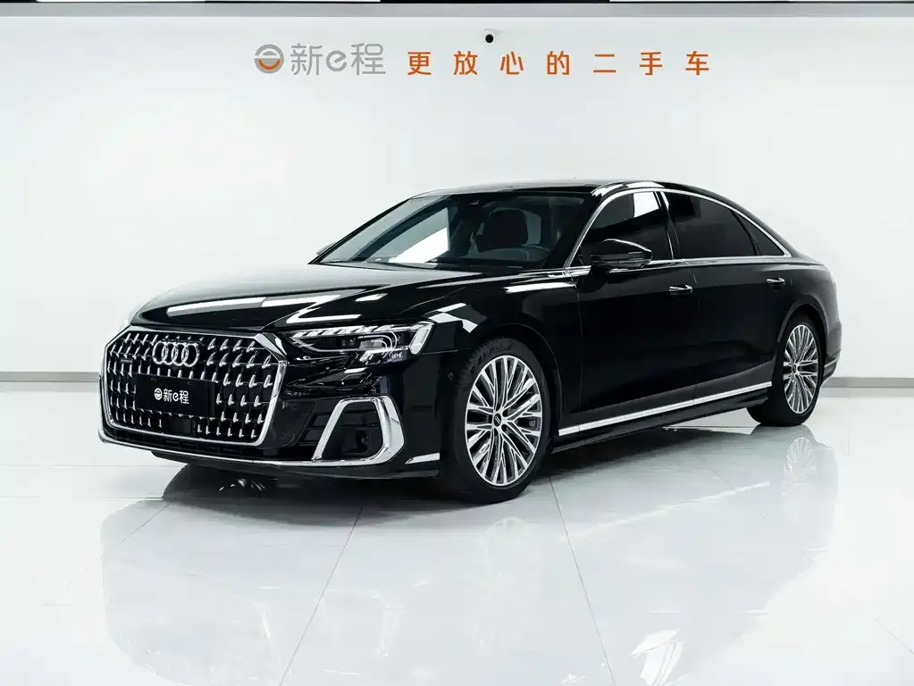 Audi A8 — фото 1