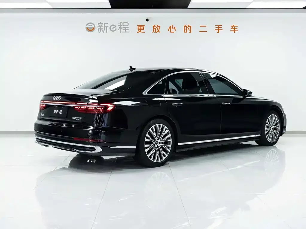 Audi A8 — фото 4