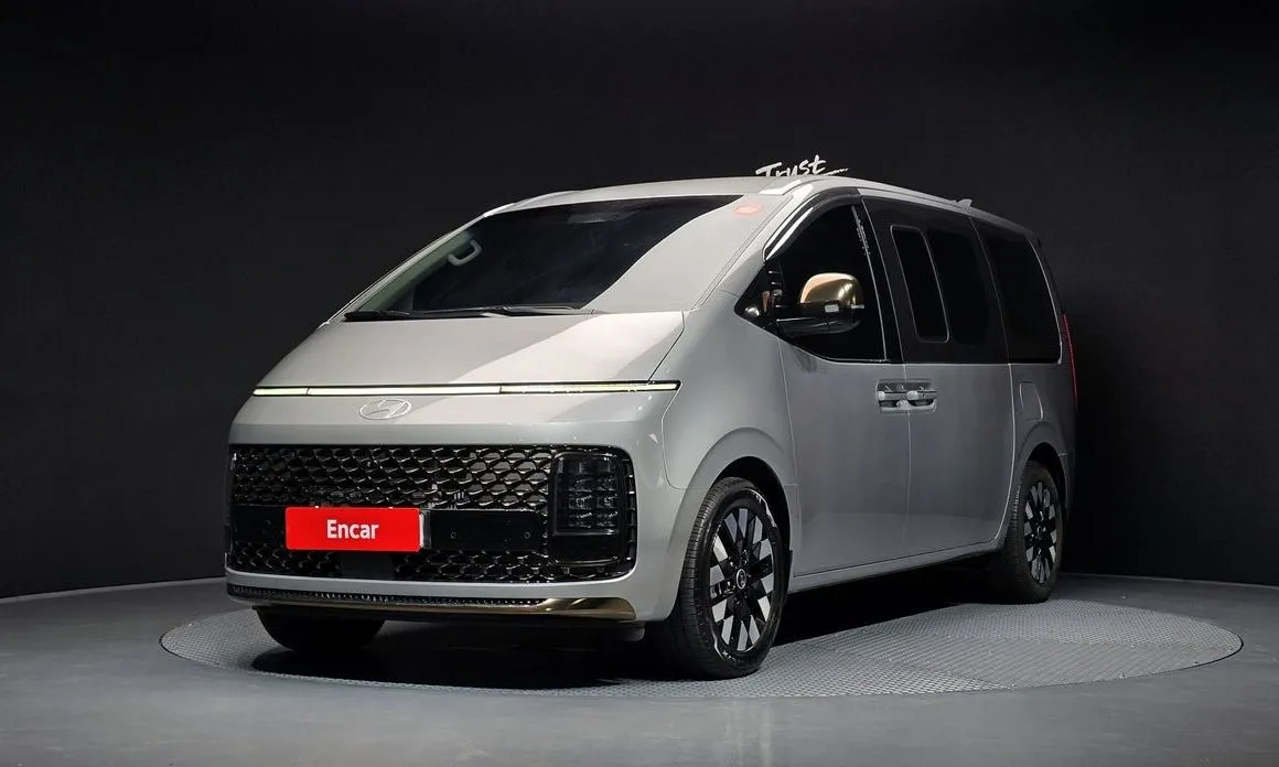Hyundai Staria