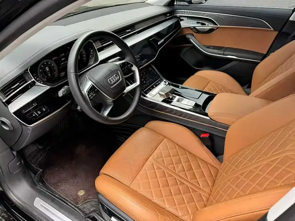 Audi A8 — фото 2