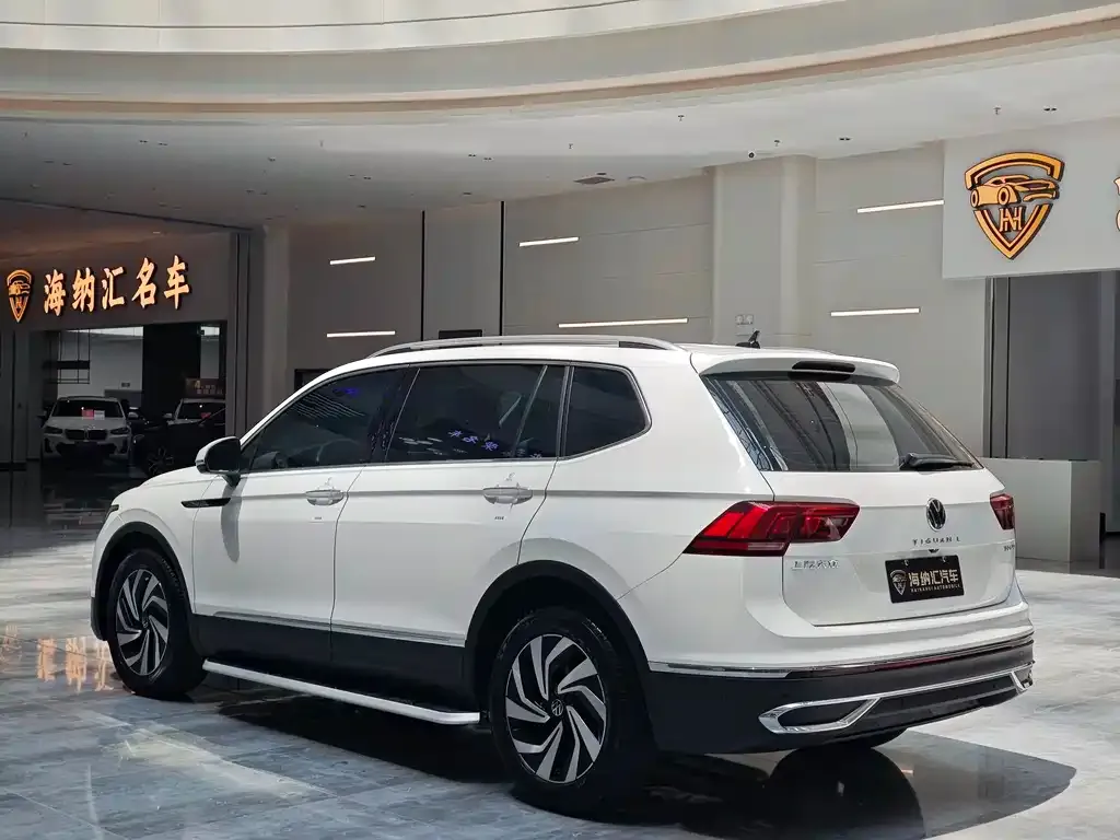 Volkswagen Tiguan L — фото 5